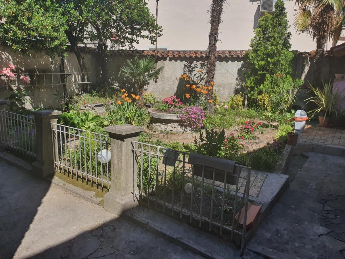 Secret Garden Apartment Koper Luaran gambar